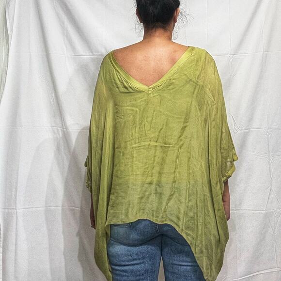 Sosia Green Flowy Tunic Sz One Size NWT - Picture 10 of 12